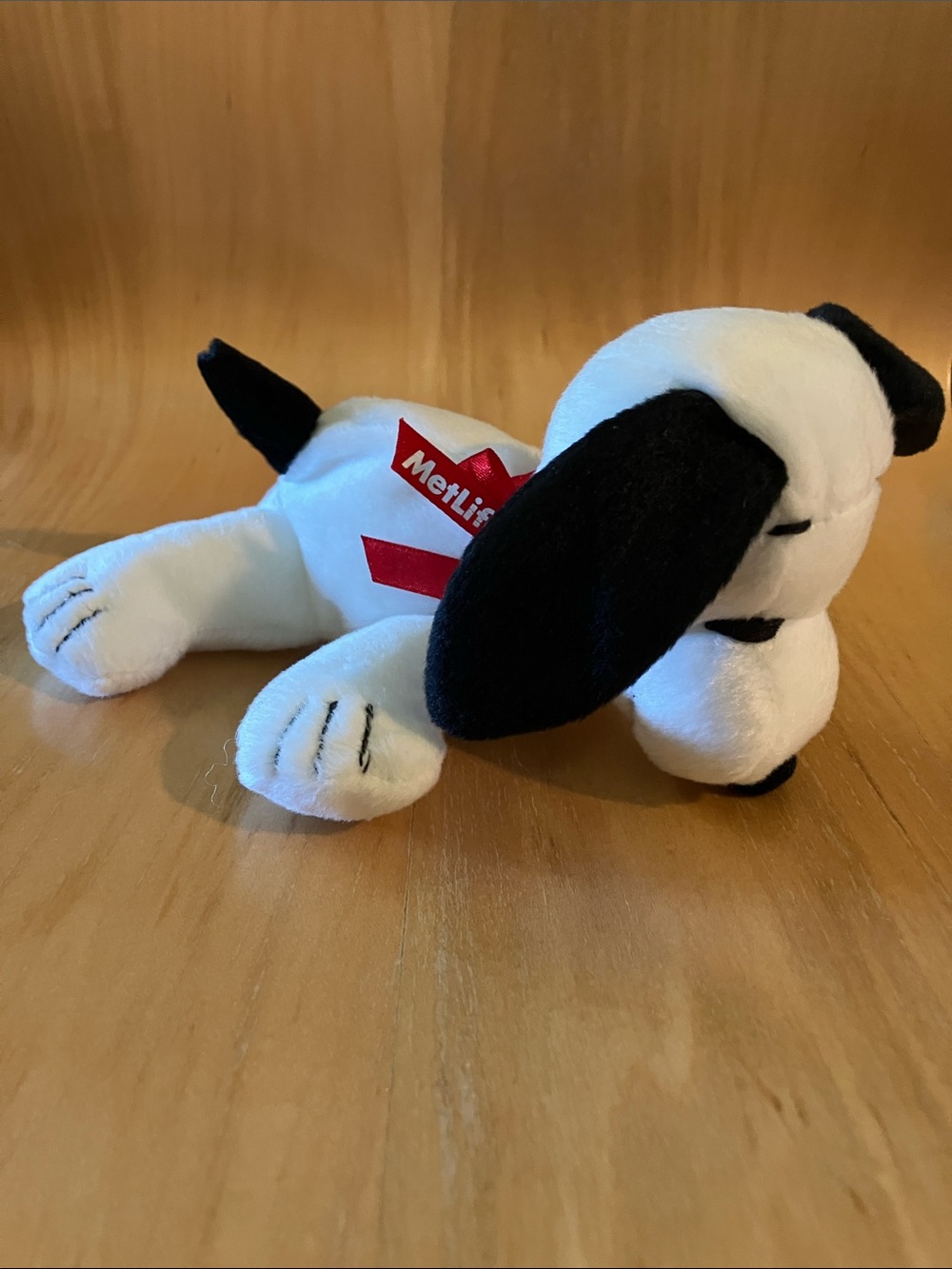 MetLife Snoopy Promotional Plush - Floppy